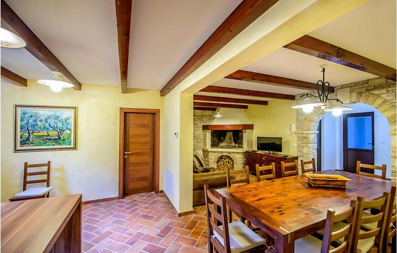 Gorgeous Home In Vodnjan With Kitchen 0*,